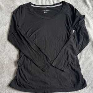 Liz Lange Maternity Classic Black Long Sleeve Tee